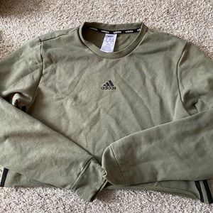 Cropped Adidas Crewneck